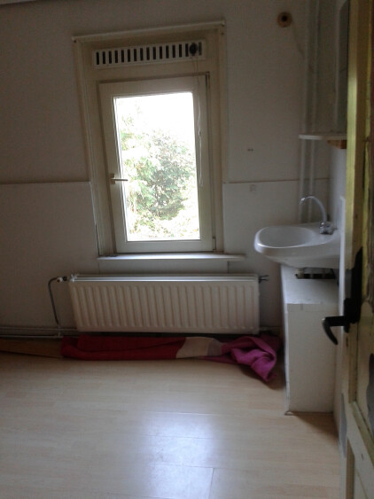 Kleine kamer met hoogslaper op aparte ruimte ca 18m2
260 euro incl.