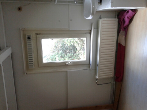 Kleine kamer met hoogslaper op aparte ruimte ca 18m2
260 euro incl.