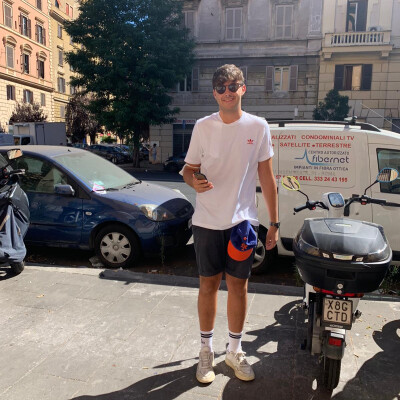 Giovanni  zoekt een Kamer / Appartement / Studio in Nijmegen